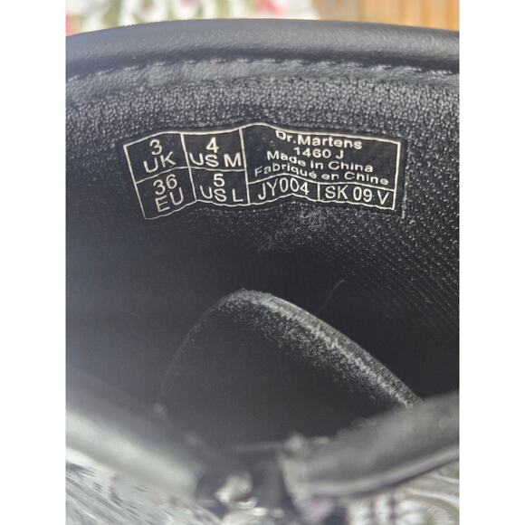 Dr. Martens Junior 1460 Patent Leather Lace Up Boots, Black  4M 5 US L - Picture 8 of 9